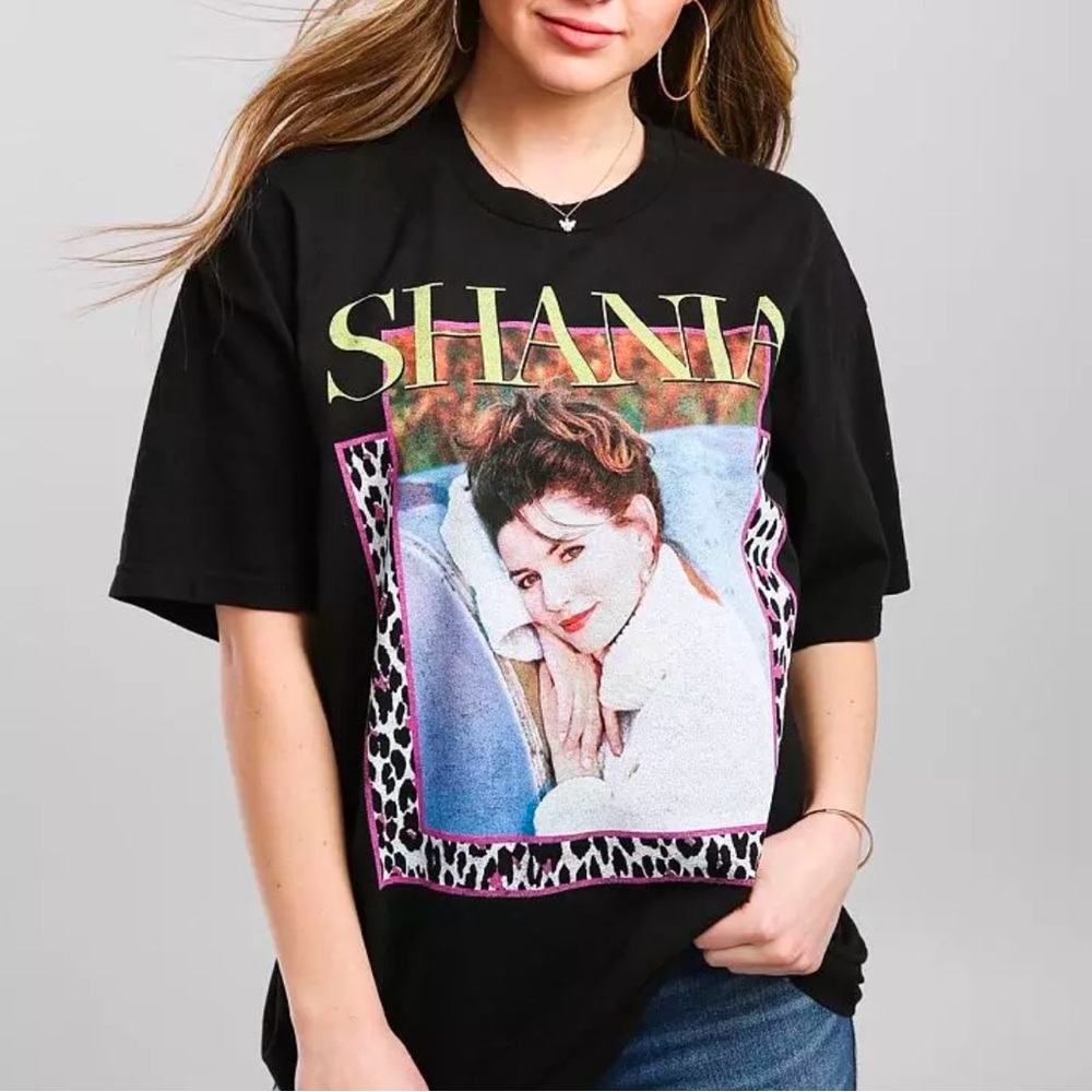 Buckle brand Shania Twain oversized vintage style tee - women’s size S/M.